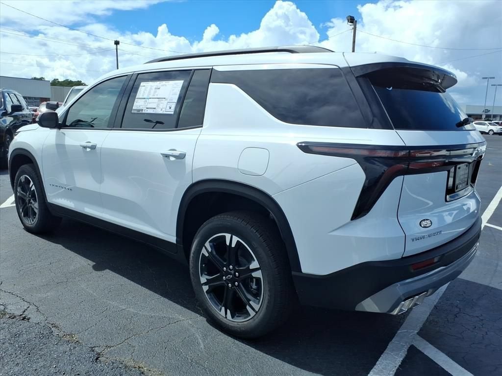 2027 Chevrolet Traverse LT