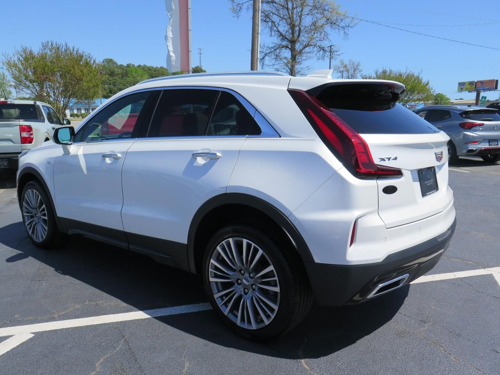 2024 Cadillac XT4 Premium Luxury