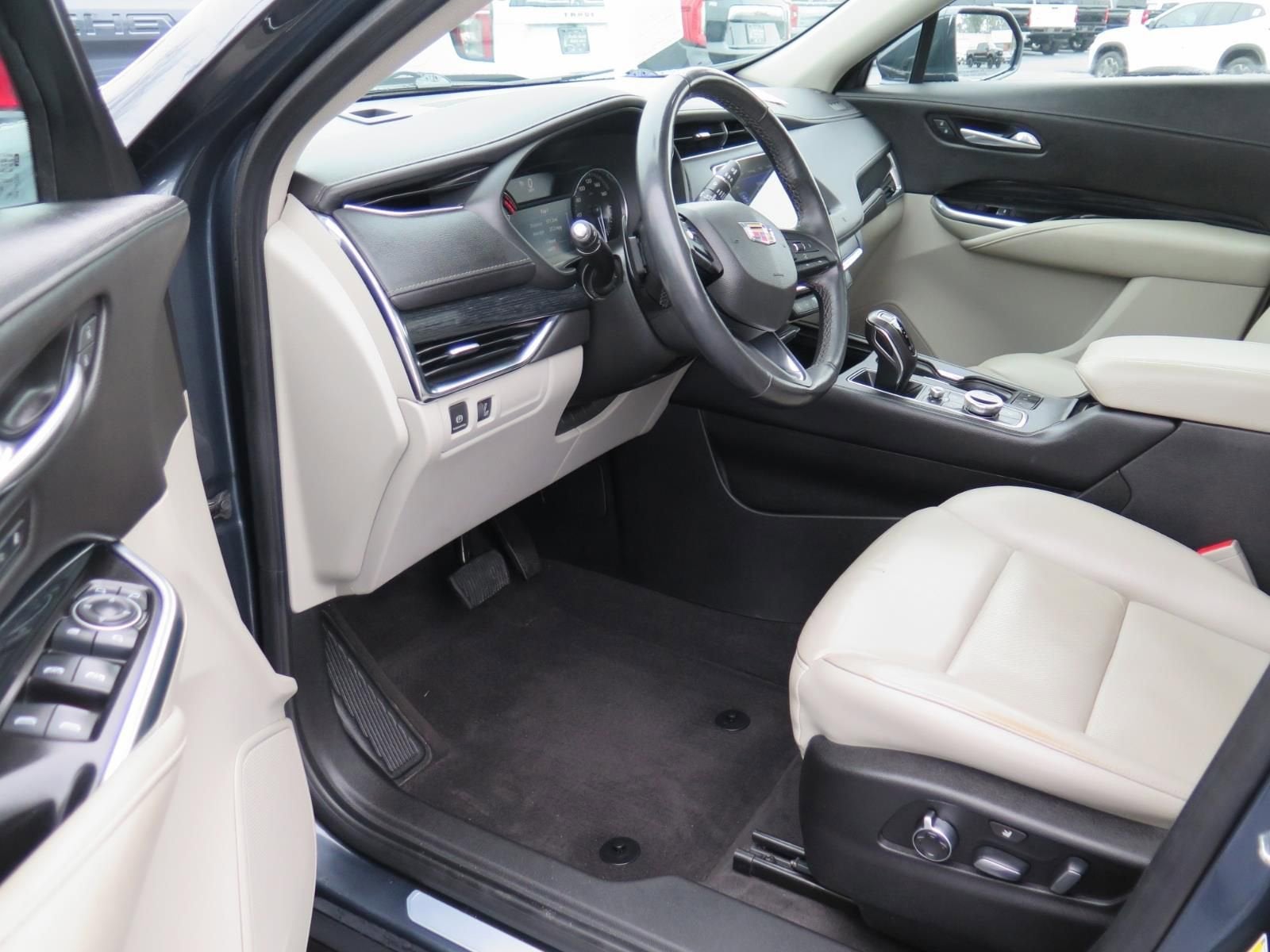 2019 Cadillac XT4 FWD Premium Luxury