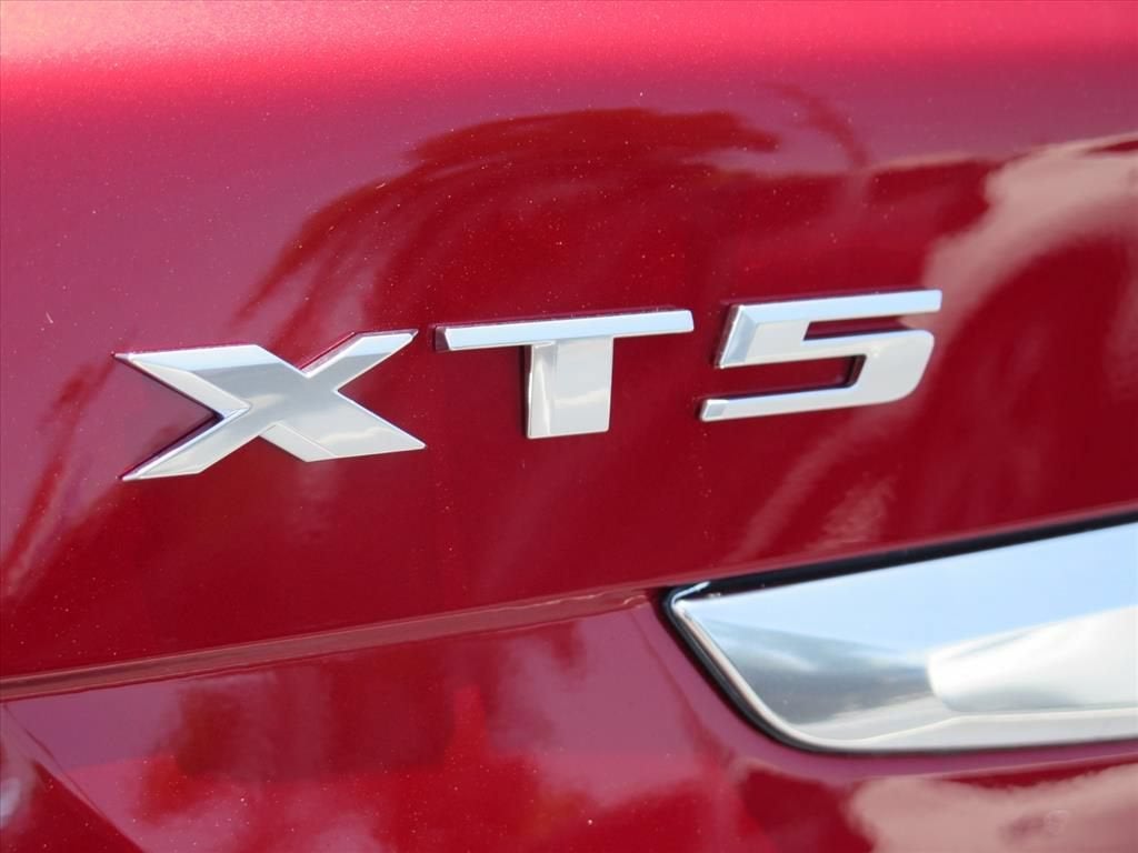 2026 Cadillac XT5 Luxury