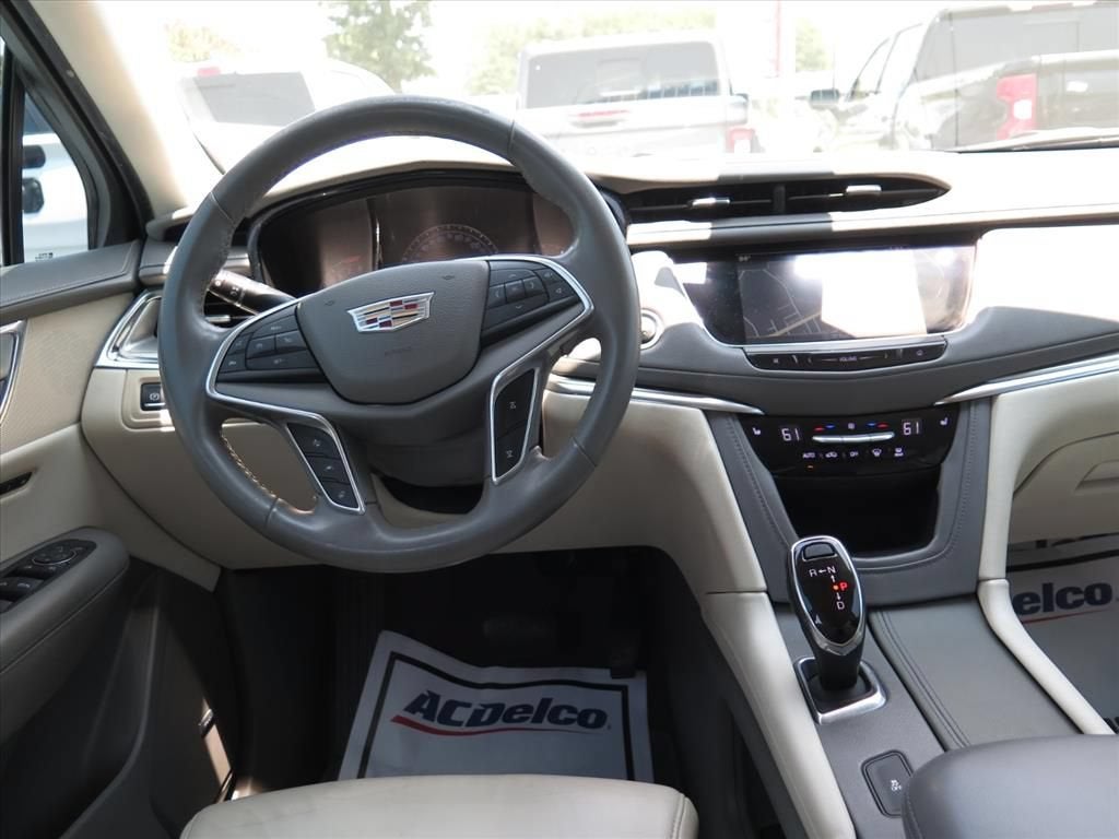 2017 Cadillac XT5 Luxury FWD