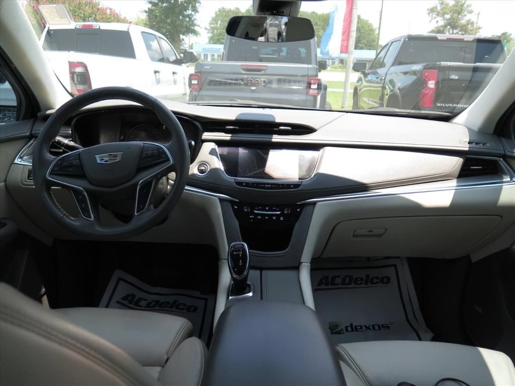 2017 Cadillac XT5 Luxury FWD