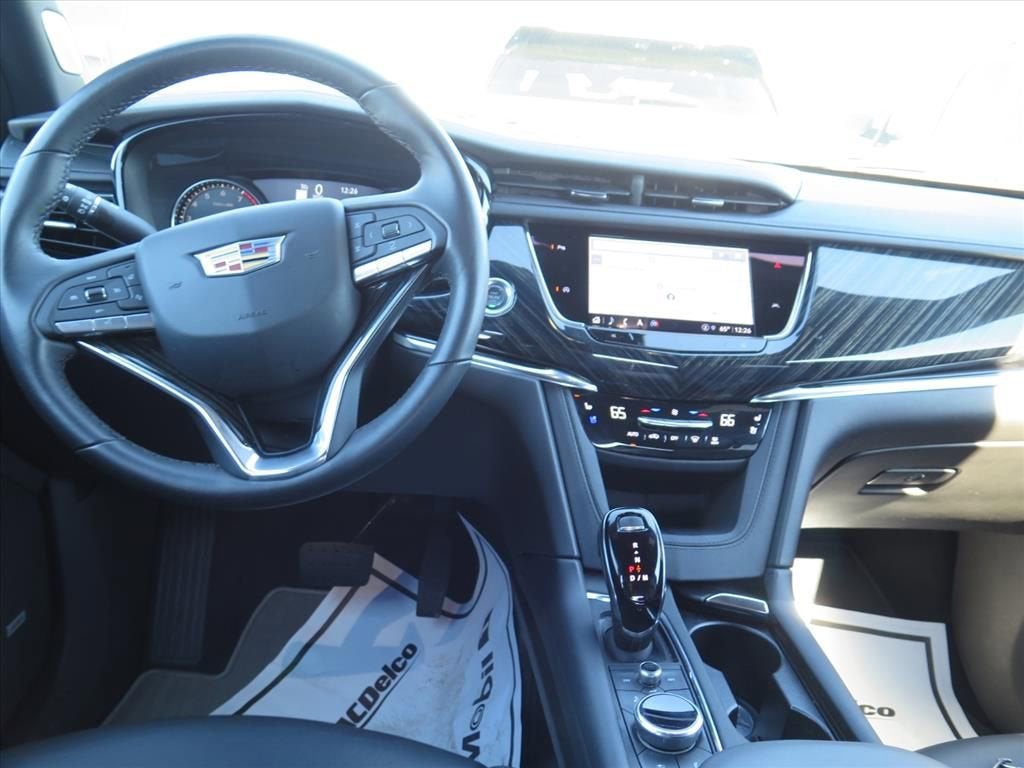 2025 Cadillac XT6 Premium Luxury