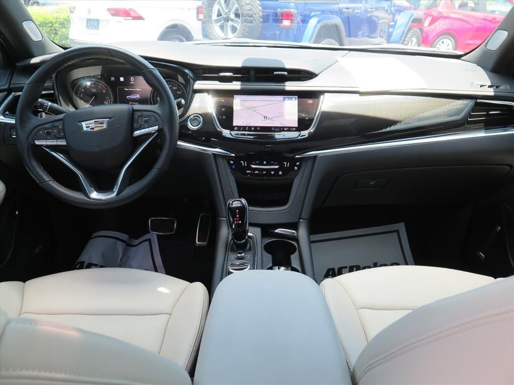 2025 Cadillac XT6 Sport