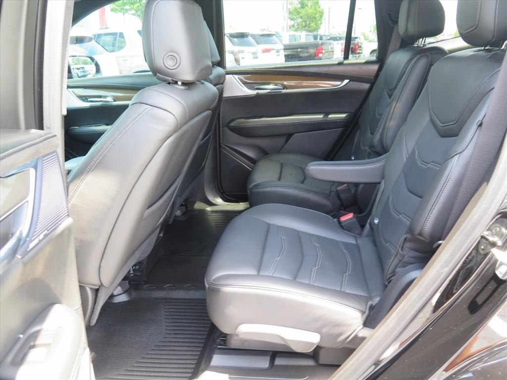 2025 Cadillac XT6 Sport