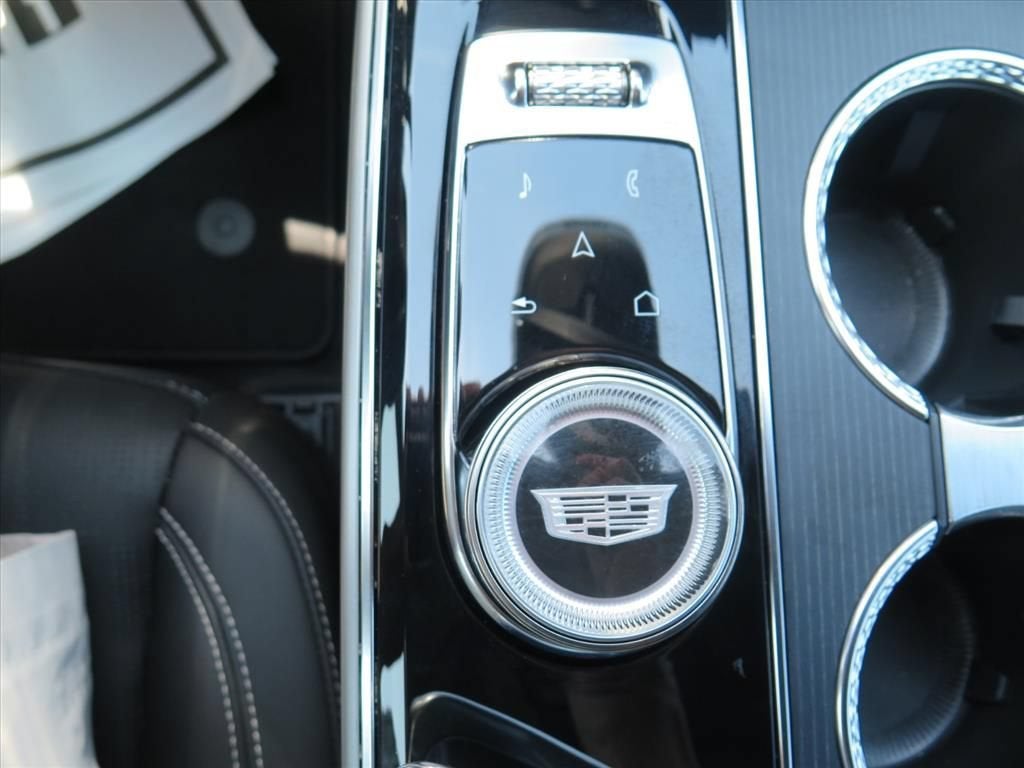 2024 Cadillac LYRIQ Sport 2