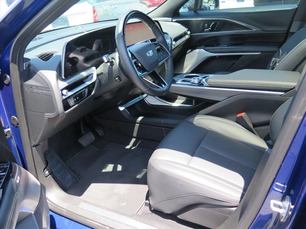 2024 Cadillac LYRIQ Sport 2