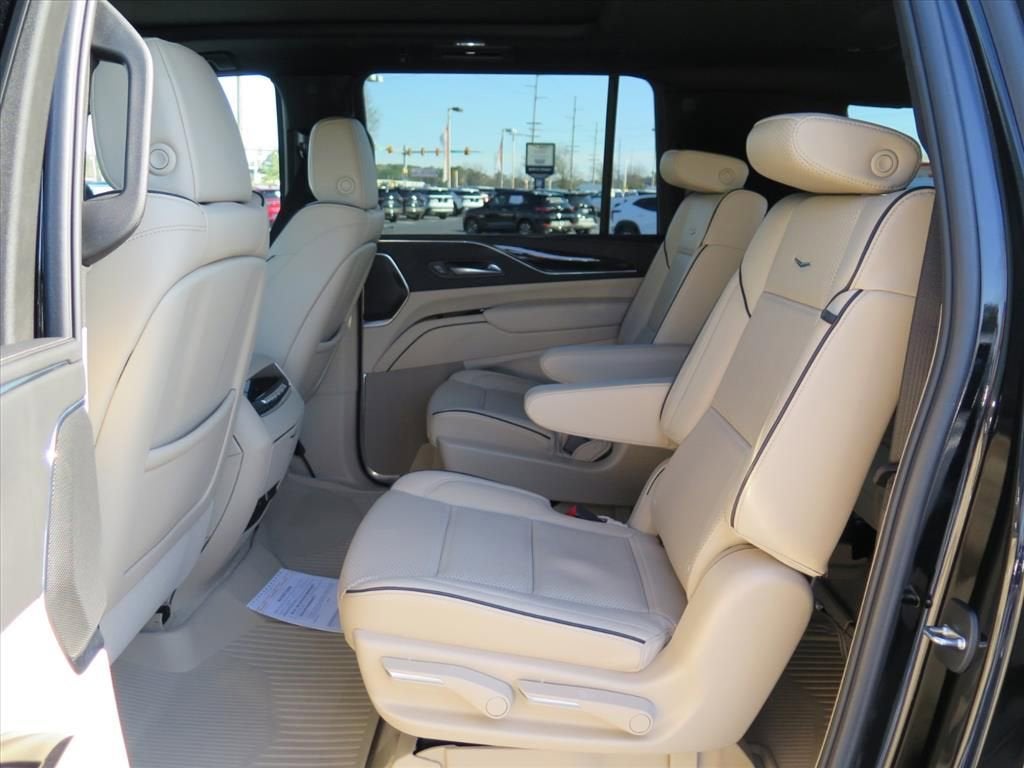 2024 Cadillac Escalade ESV Premium Luxury