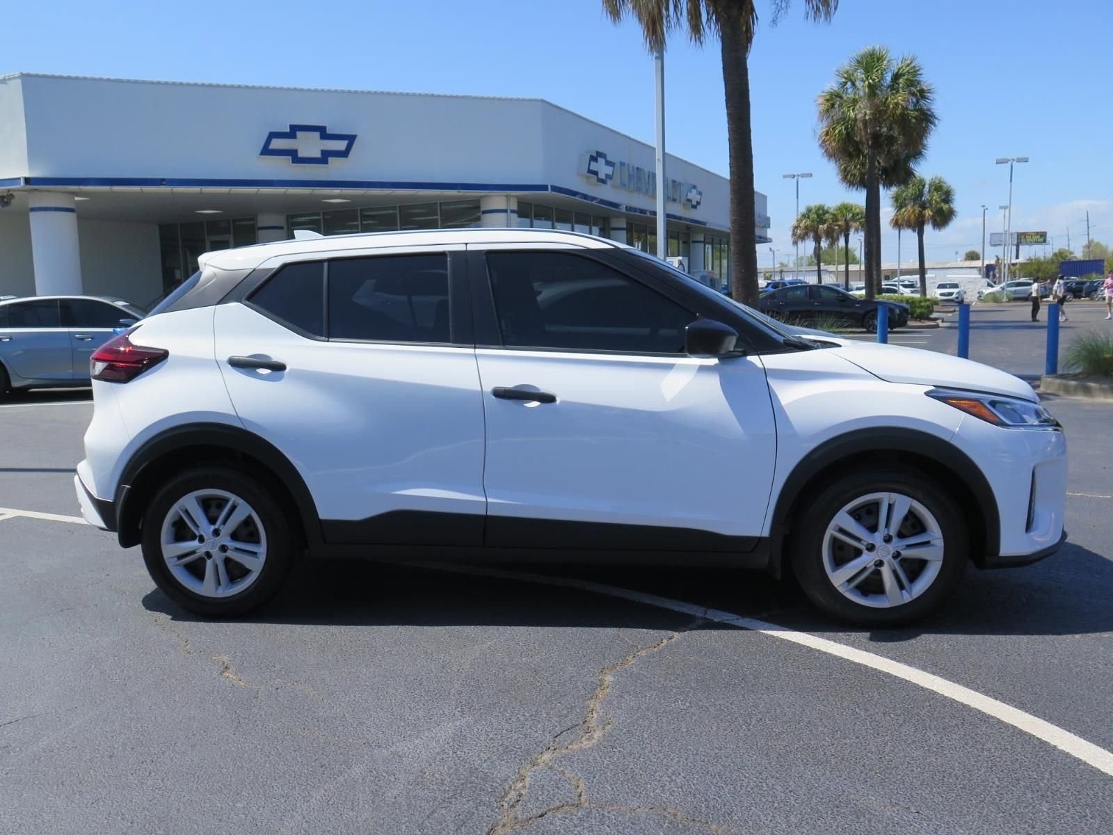 2024 Nissan Kicks S