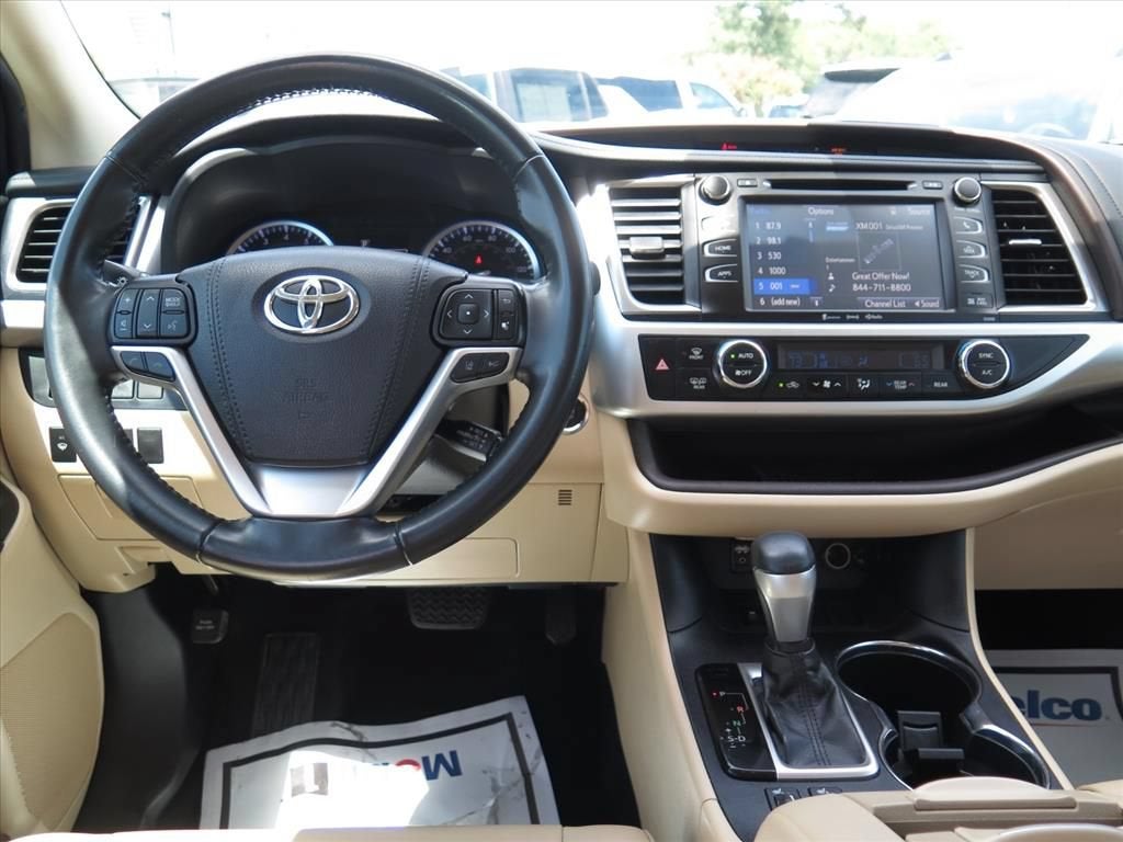 2019 Toyota Highlander SE