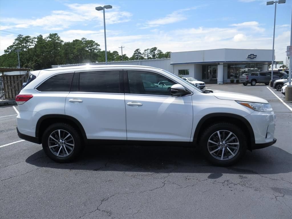 2019 Toyota Highlander SE