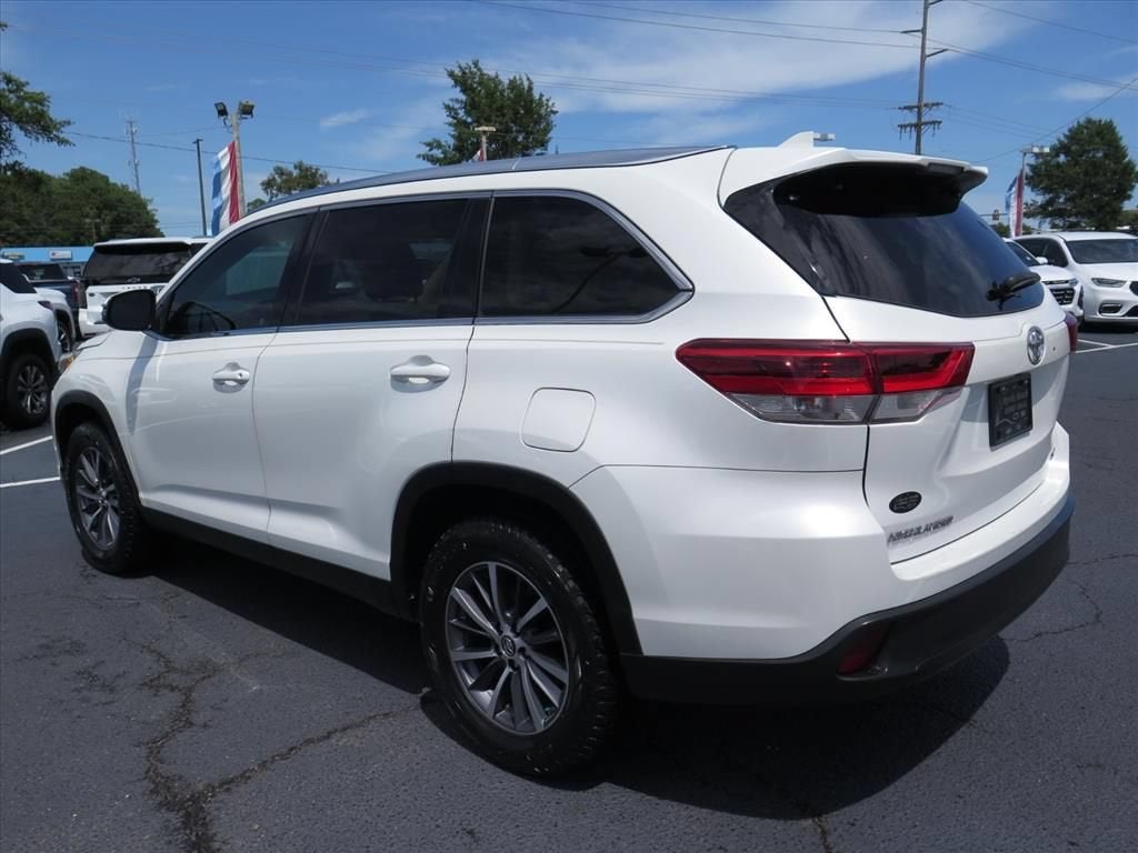 2019 Toyota Highlander SE
