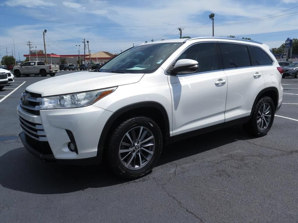 2019 Toyota Highlander SE