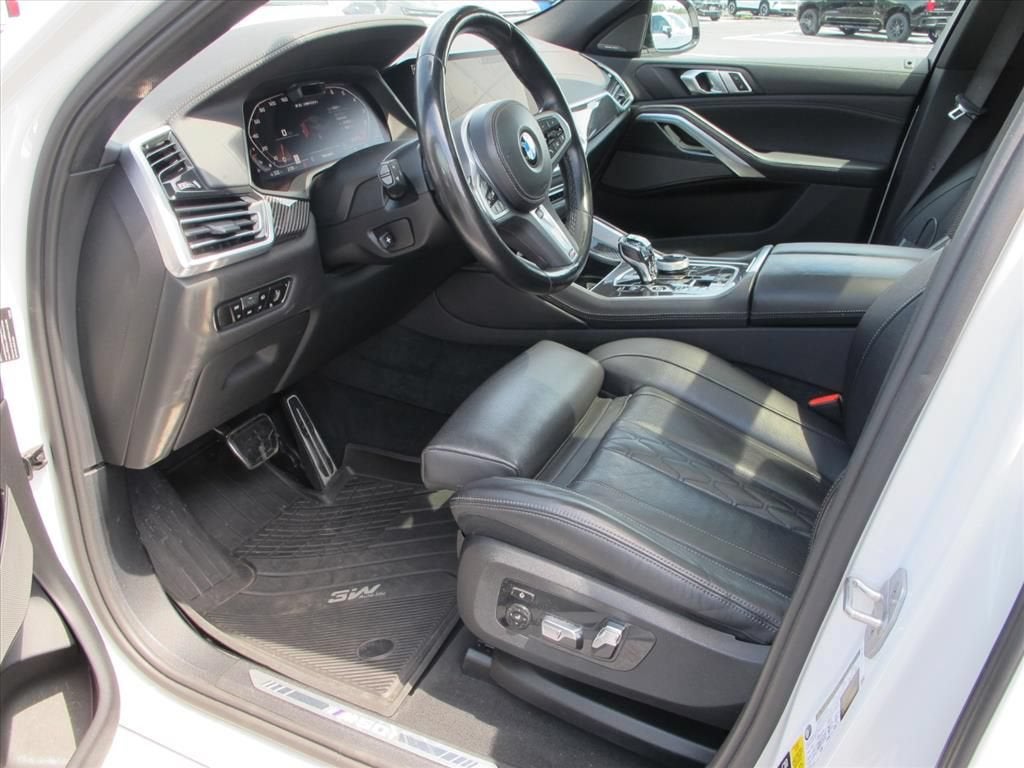2022 BMW X6 M50i