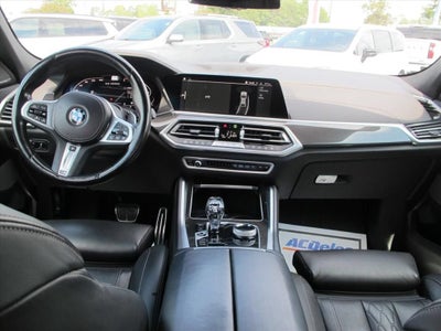 2022 BMW X6 M50i