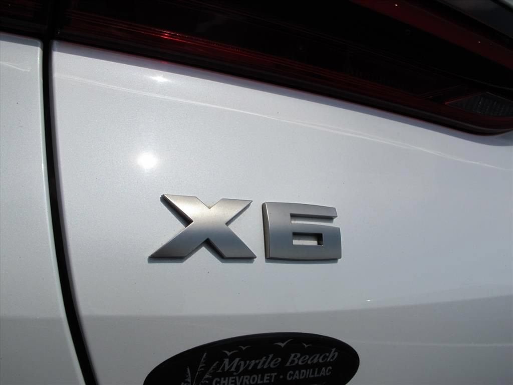 2022 BMW X6 M50i
