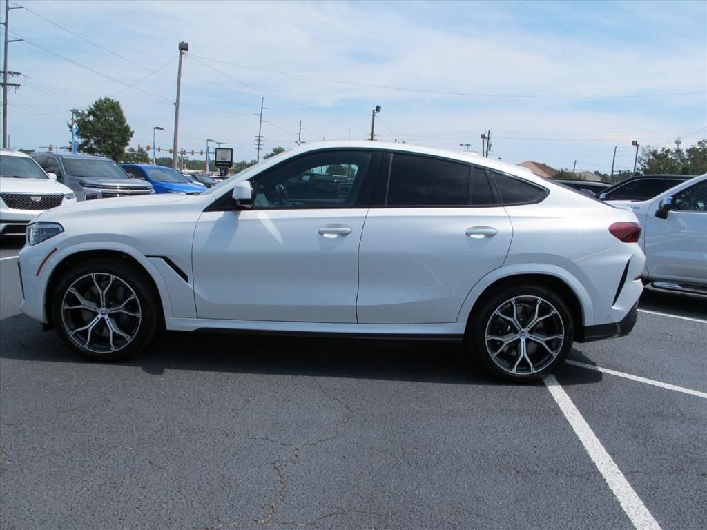 2022 BMW X6 M50i