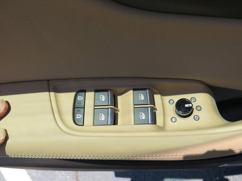 2023 Audi Q8 Premium Plus