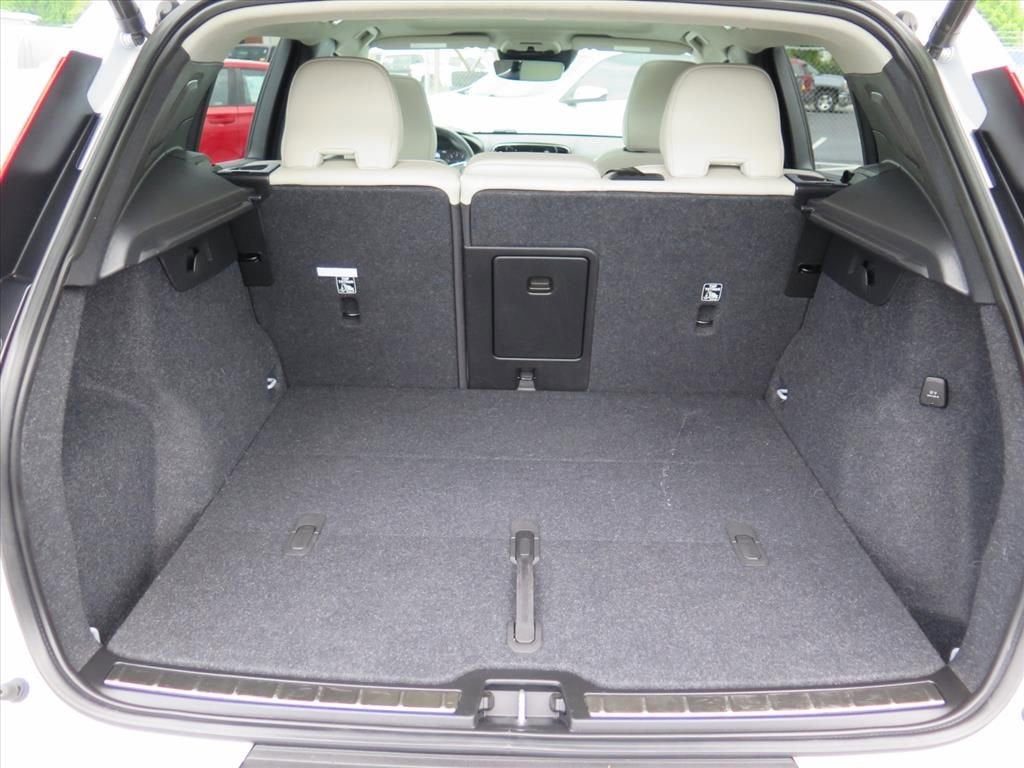 2022 Volvo XC40 Inscription